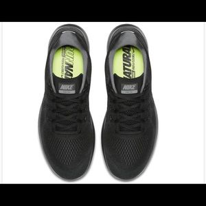 Men’s Black Nike Free RN Sneakers